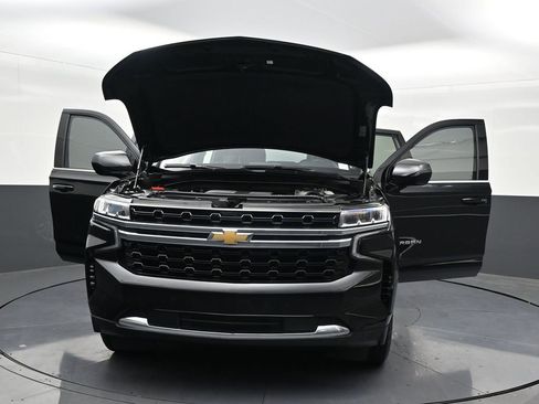 Used 2023 Chevrolet Suburban LS RWD image 37
