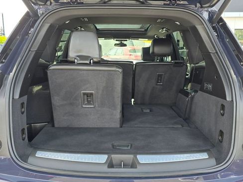 Used 2025 Cadillac XT6 Premium Luxury FWD image 18