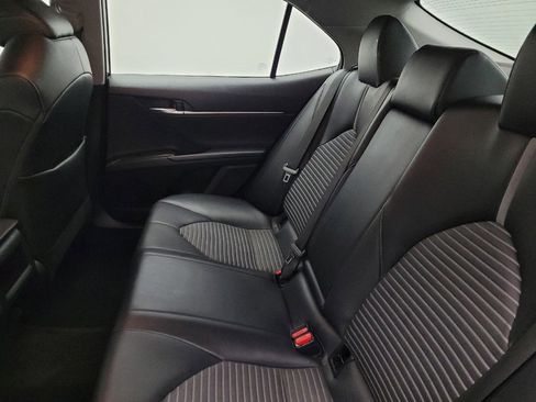 Used 2022 Toyota Camry SE image 18