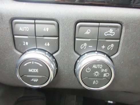 New 2026 GMC Sierra 3500 SLE w/ SLE Value Package image 17