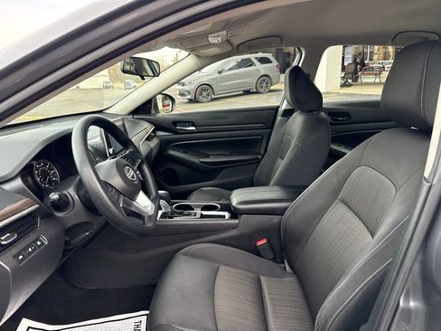 Used 2024 Nissan Altima 2.5 SV image 18
