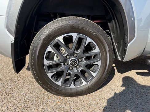 Used 2024 Toyota Tundra Limited image 34