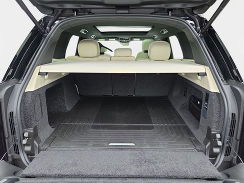 New 2026 Land Rover Range Rover SE image 12