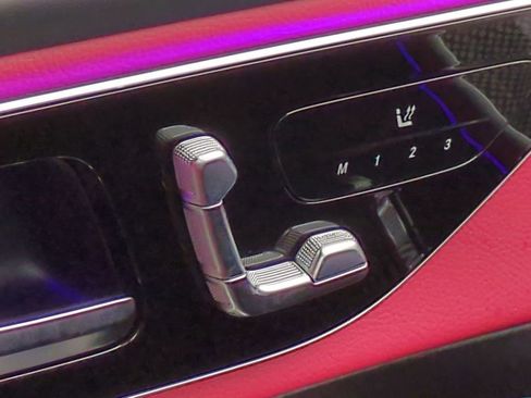 Used 2024 Mercedes-Benz GLC 43 AMG 4MATIC image 19