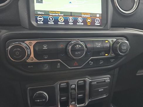 Used 2019 Jeep Wrangler Unlimited Sahara AWD/4WD image 23