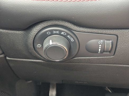 Used 2024 Dodge Durango GT RWD image 27