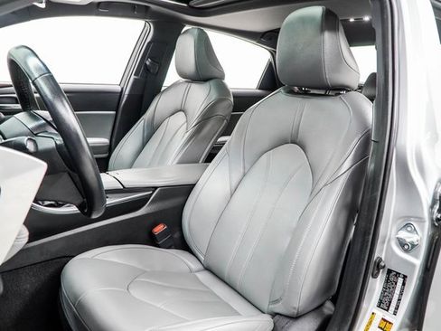 Used 2021 Toyota Avalon XLE w/ Moonroof Package image 39