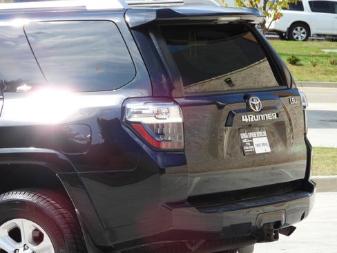 Used 2016 Toyota 4Runner 2WD SR5 image 19