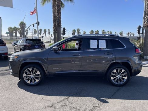 Certified 2019 Jeep Cherokee Overland image 4