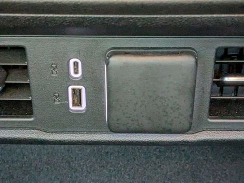 Used 2025 GMC Sierra 1500 SLT image 14