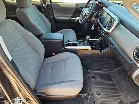 Used 2021 Toyota Tacoma SR5 AWD/4WD image 20