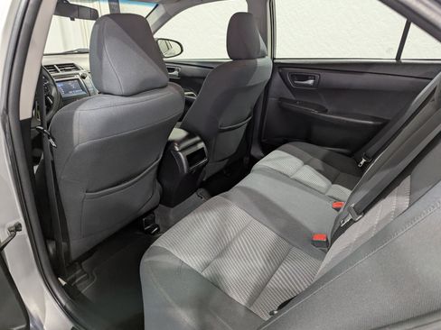 Used 2016 Toyota Camry LE image 10