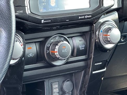Used 2019 Toyota 4Runner 4WD image 17