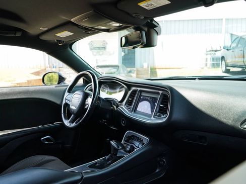 Used 2019 Dodge Challenger SXT RWD image 10