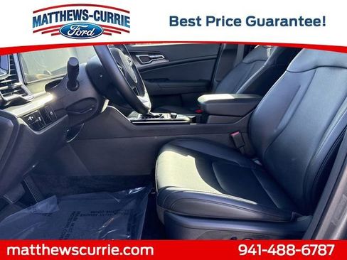 Used 2024 Kia Sportage EX image 9