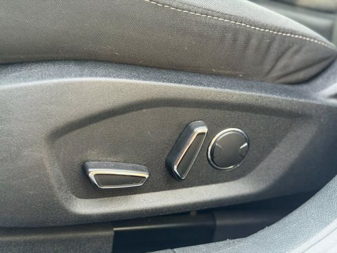 Used 2019 Ford Fusion SE FWD image 18