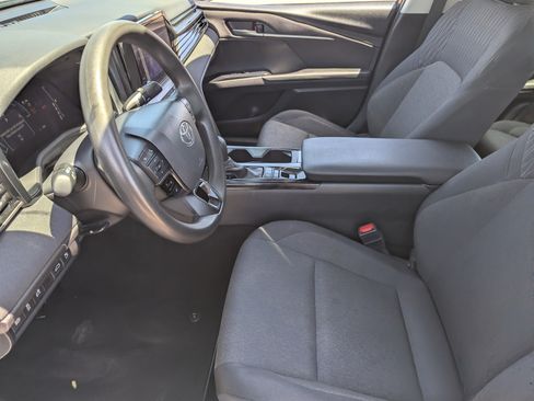 Used 2025 Toyota Camry LE FWD image 17