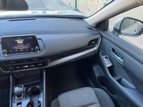Used 2025 Nissan Rogue SV FWD image 32