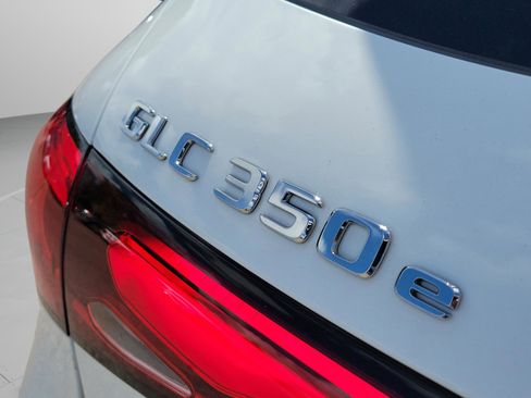 Used 2025 Mercedes-Benz GLC 350e 4MATIC image 28