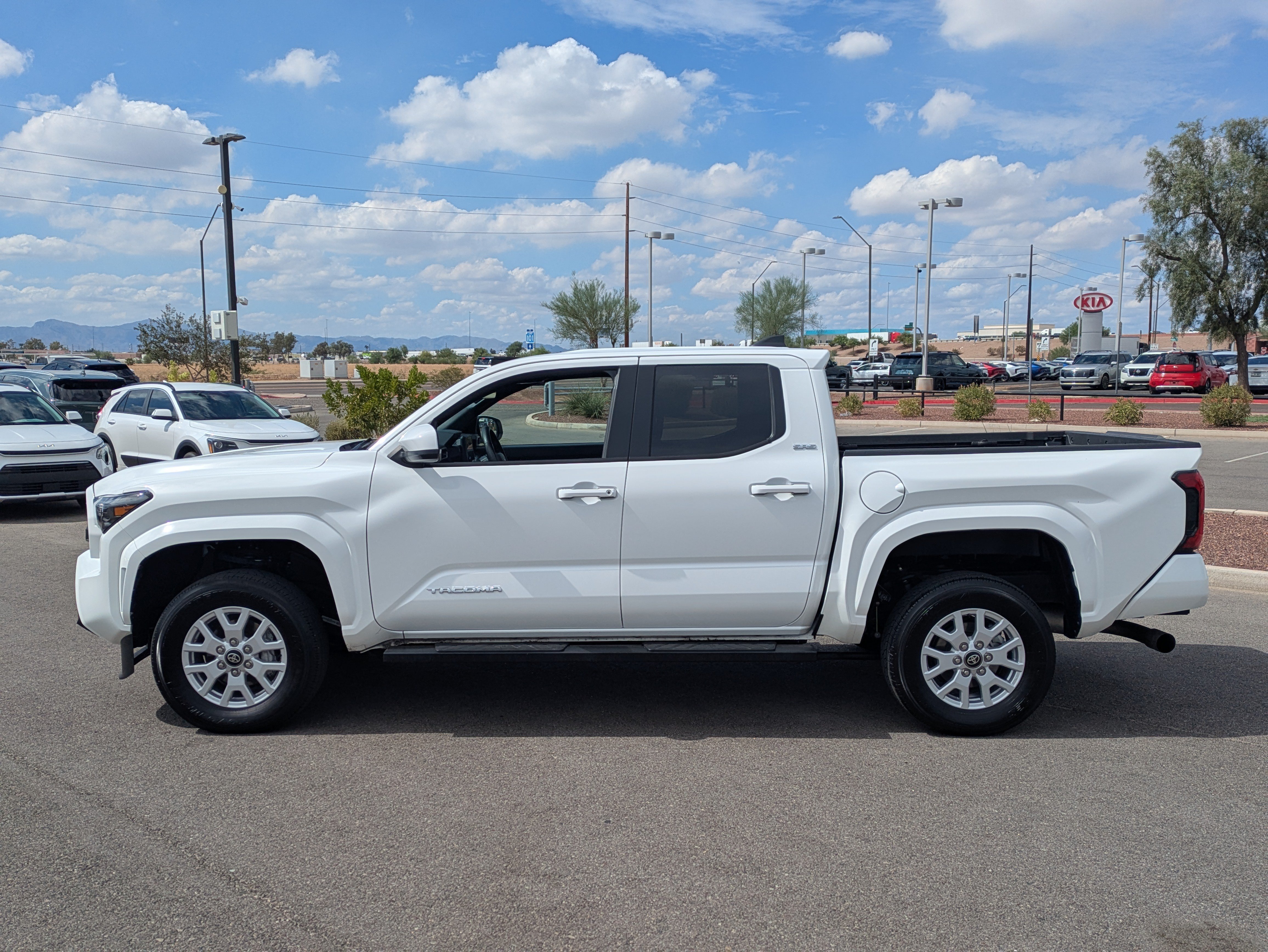 Used 2025 Toyota Tacoma SR5 AWD/4WD image 2