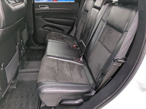 Used 2021 Jeep Grand Cherokee Laredo X AWD/4WD image 25