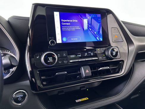 Used 2023 Toyota Highlander XLE image 50