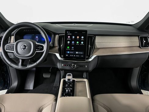 New 2026 Volvo XC90 B6 Plus w/ Protection Package Premier image 18