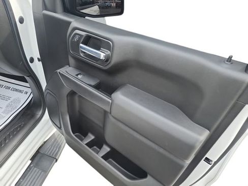 Used 2022 Chevrolet Silverado 1500 Custom Trail Boss w/ LPO, Dark Essentials Package image 12