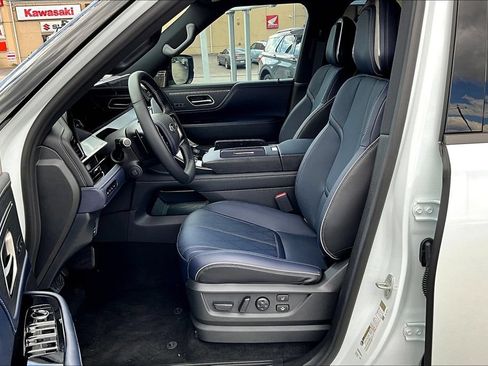 New 2026 INFINITI QX80 4WD image 11