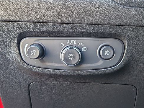 Used 2021 Buick Encore GX Essence w/ Advanced Technology Package image 11