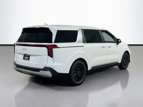 New 2027 Kia Carnival LX FWD image 7