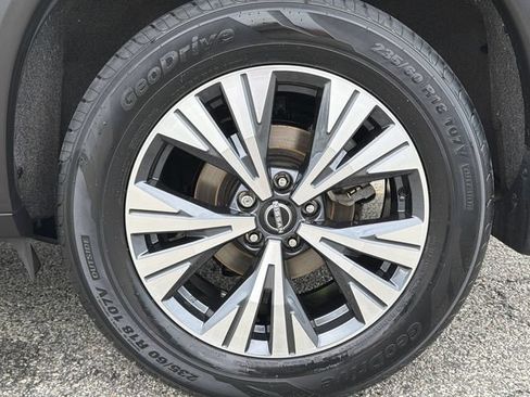 Certified 2023 Nissan Rogue SV w/ SV Premium B Package AWD/4WD image 11