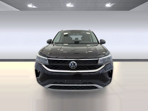 Used 2022 Volkswagen Taos SE FWD image 6