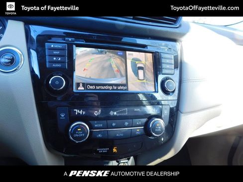 Used 2018 Nissan Rogue SL image 10