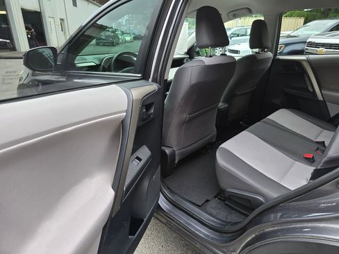 Used 2013 Toyota RAV4 LE AWD/4WD image 9