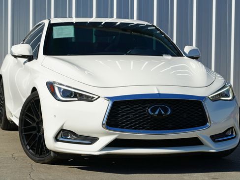 Used 2021 INFINITI Q60 3.0t Luxe w/ Essential Package image 2
