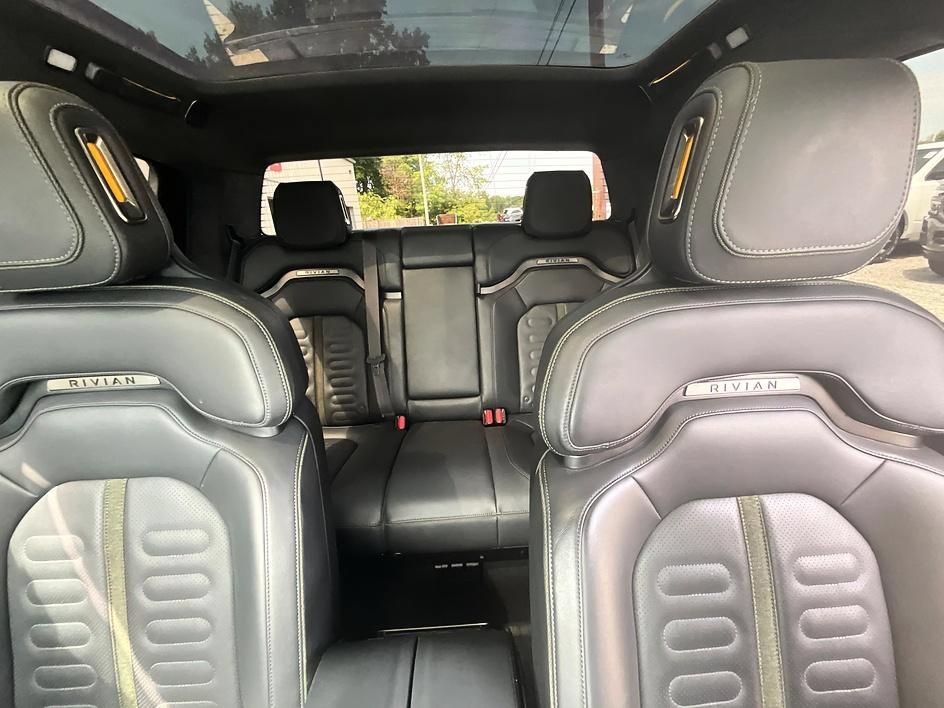 Used 2022 Rivian R1T Adventure AWD/4WD image 37