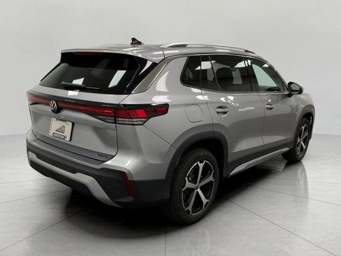 New 2025 Volkswagen Tiguan SE image 3