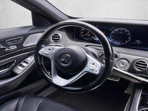 Used 2020 Mercedes-Benz S 560 Sedan image 24