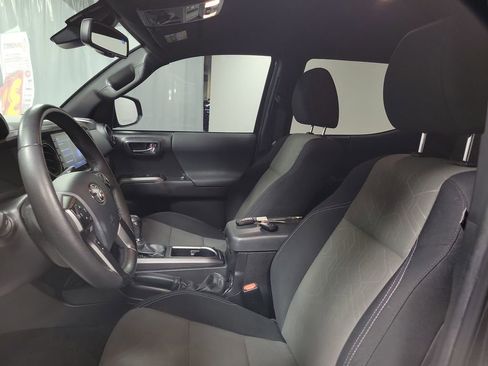 Used 2023 Toyota Tacoma TRD Off-Road image 12