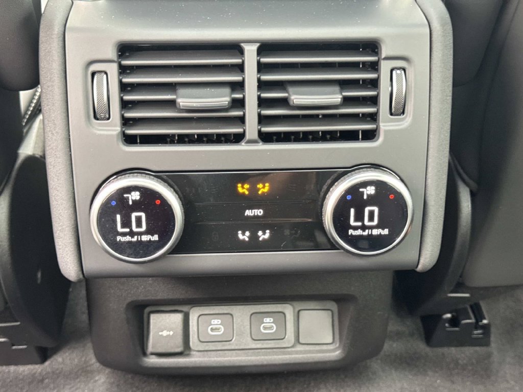 New 2026 Land Rover Discovery Dynamic SE AWD/4WD image 18