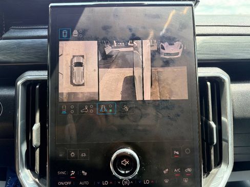 Used 2025 GMC Acadia Elevation w/ Elevation Premium Package AWD/4WD image 26