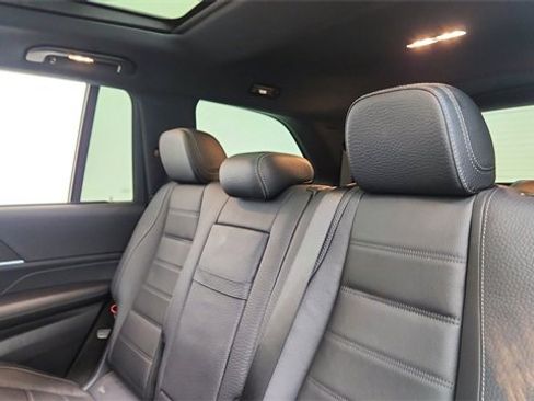 Used 2025 Mercedes-Benz GLS 450 GLS 450 image 33