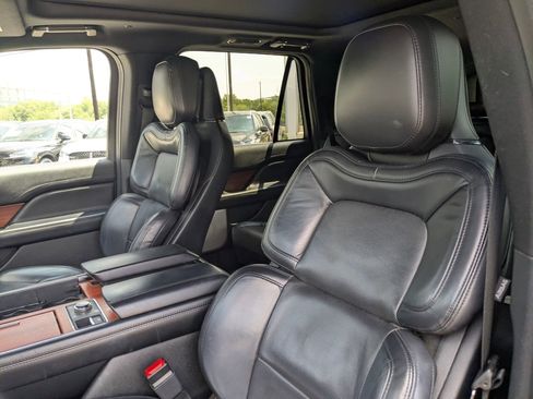Used 2020 Lincoln Navigator Reserve w/ Luxury Package AWD/4WD image 6
