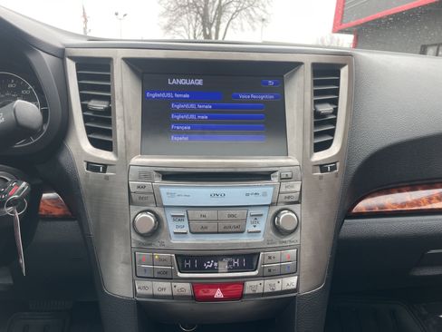 Used 2011 Subaru Outback 2.5i Limited image 17