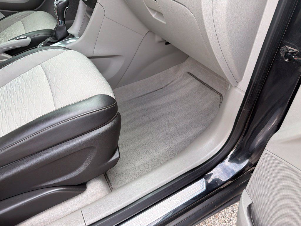 Used 2016 Buick Encore FWD image 10