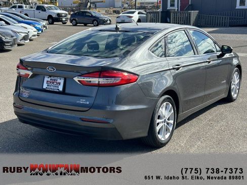 Used 2019 Ford Fusion SE image 7