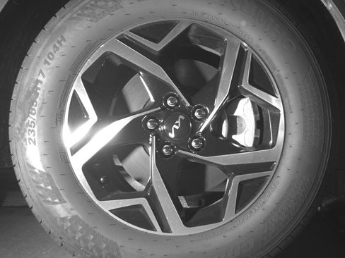 Used 2025 Kia Sportage LX image 13