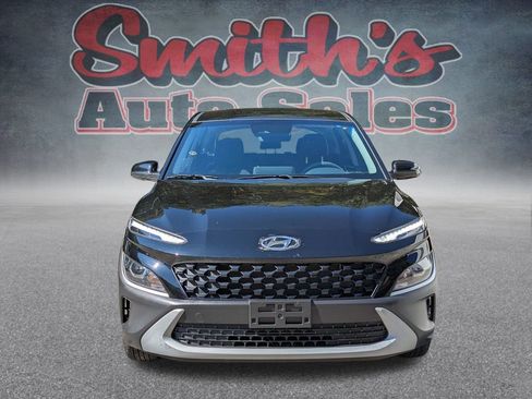 Used 2023 Hyundai Kona SE image 2