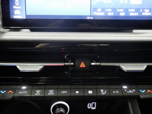 Used 2024 Alfa Romeo Tonale Ti image 20